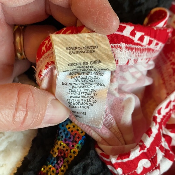 A festive and warm black Sherpa hoodie with unicorn & matching holiday leggings - Picture 7 of 8